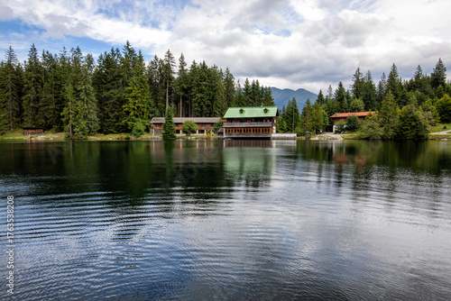 frauensee in tirol im sommer