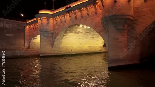 Le Pont Neuf by night
