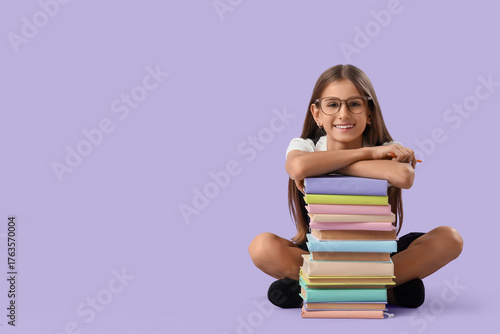 Dreamy teenage schoolgirl w...