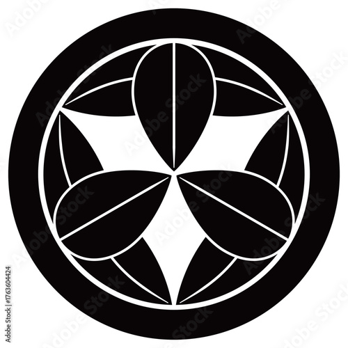家紋です。丸に九枚笹といいます。