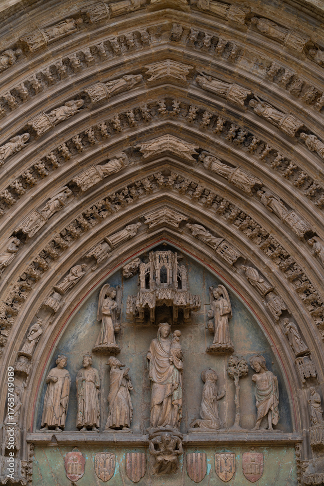 Obraz premium Details of the Gothic-style Huesca Cathedral in the city of Huesca, in the La Hoya de Huesca region. Province of Huesca, Aragon, Spain, Europe.
