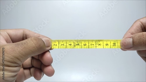 Display of tape measure in centimeters