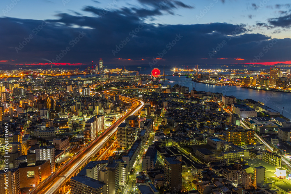 Fototapeta premium 日本の都市風景 大阪夜景 大阪ベイタワーからの眺望