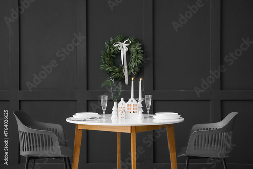 Table setting with candle h...