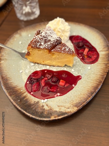 cheesecake with strawberries