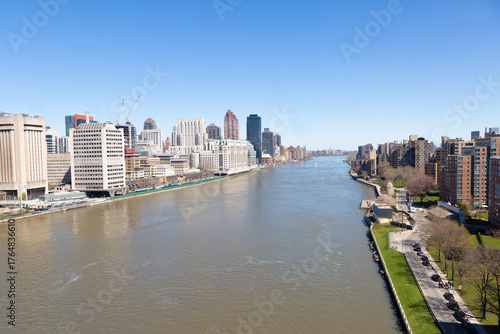 View of the East River with Roosevelt Island and Manhattan from the cable car