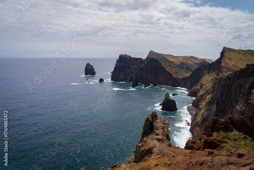 Wallpaper Mural „Küstenlandschaft mit Meer – ruhige natürliche Szenerie“ Madeira Torontodigital.ca
