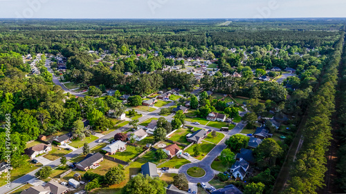 Fotografie Aerial landscape of Richmond Hill residential area sunny summer day in Bryan Cou