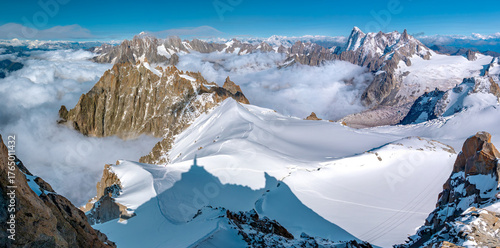 Panorama z Aiguille du Midi w kierunku wschodnim, wrzesień 2025, Francja, Chamonix