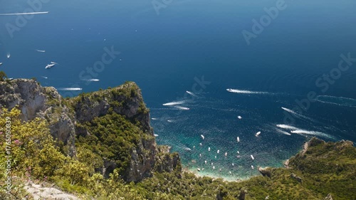 Wyspa Capri - włoska atrakcja turystyczna w Zatoce Neapolitańskiej