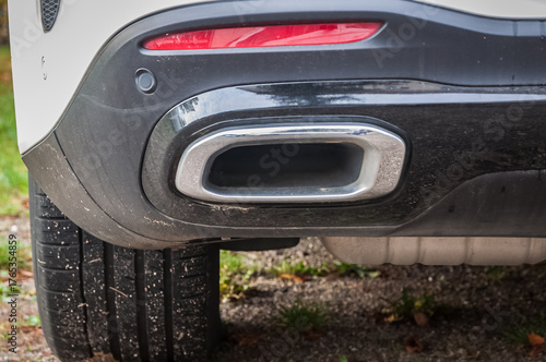 Verbrennungsmotor - PKW - Straßenverkehr - Umweltverschmutzung