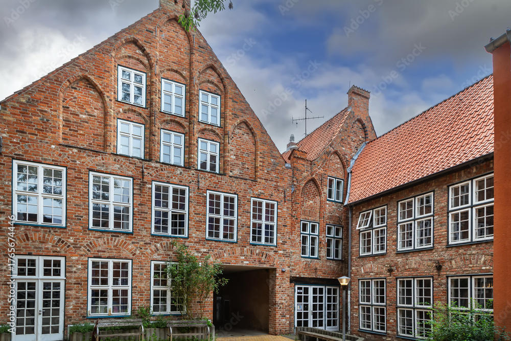 Fototapeta premium Courtyard in Lubeck, Gerrmany