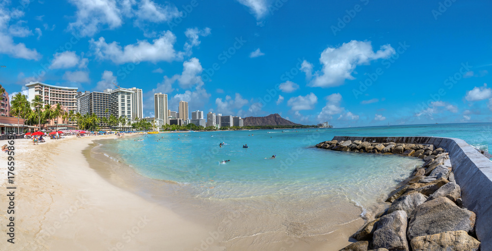 Obraz premium Panoramic view of Kahanamoku beach, Waikiki, Honolulu, Oahu, Hawaii, USA