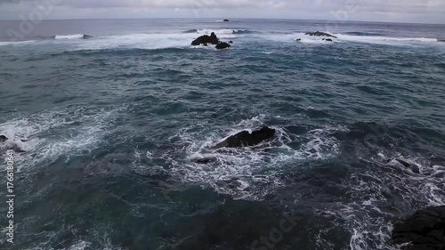 The powerful and dynamic sea of ​​Amam