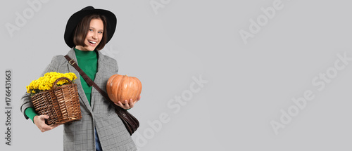 Stylish young woman with ch...