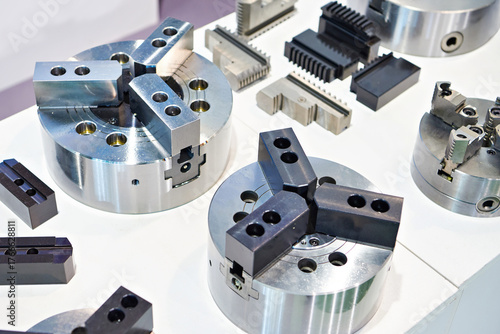 Chucks of lathe machine