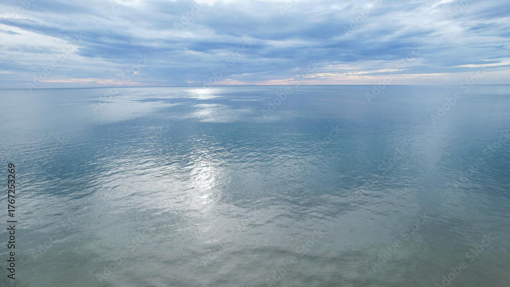 Fototapeta premium Landscape image of the sea with cloudy sky