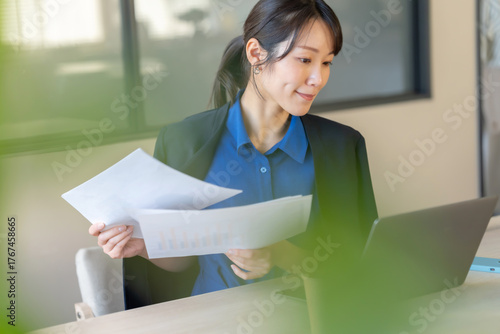 ビジネス　女性