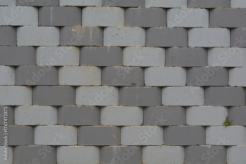 Tidy brick layer formed a unique pattern