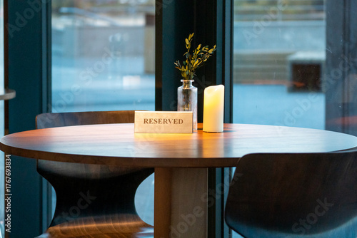 Bild auf Leinwand Reserved table in a restaurant, cafe