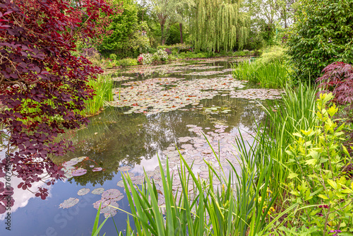 Canvas Print gardens of painter Claude Monet in Giverny, France