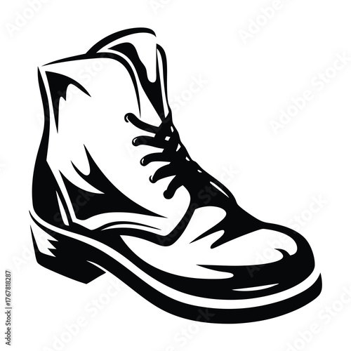 Stylish black boot with laces and thick sole for casual wear