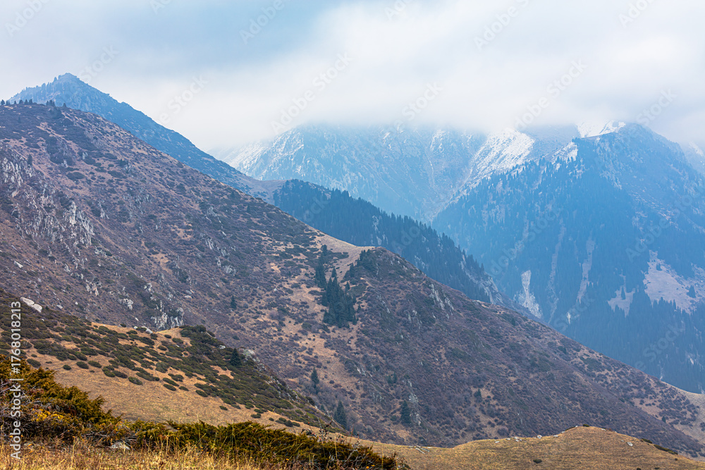 Naklejka premium mountain landscape with blue sky