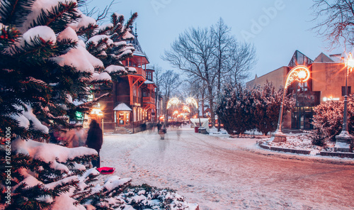 Fototapeta Naklejka Na Ścianę i Meble -  famous Krupowki street in winter in Zakopane  Poland
