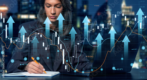 Foto Businesswoman analyzing forex candlestick chart with financial d