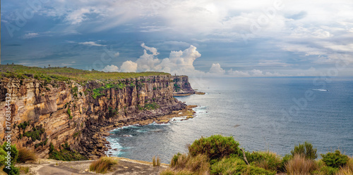 Obraz na plátně Panoramic view of the stunning cliffs of North Head, Sydney Harbor National Park