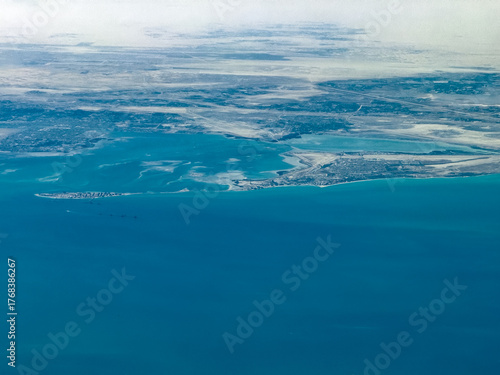 Tableau sur toile aerial landscape view of Saudi Arabia Coastline around area of Ras Tanura - in t