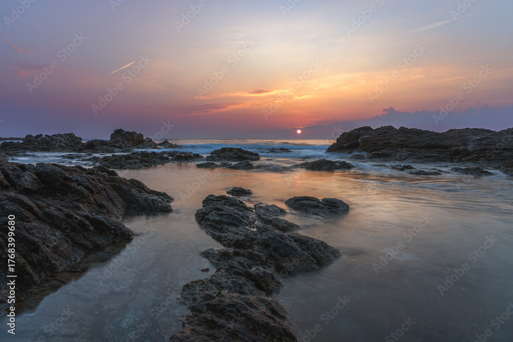 Obraz premium sunset over the sea