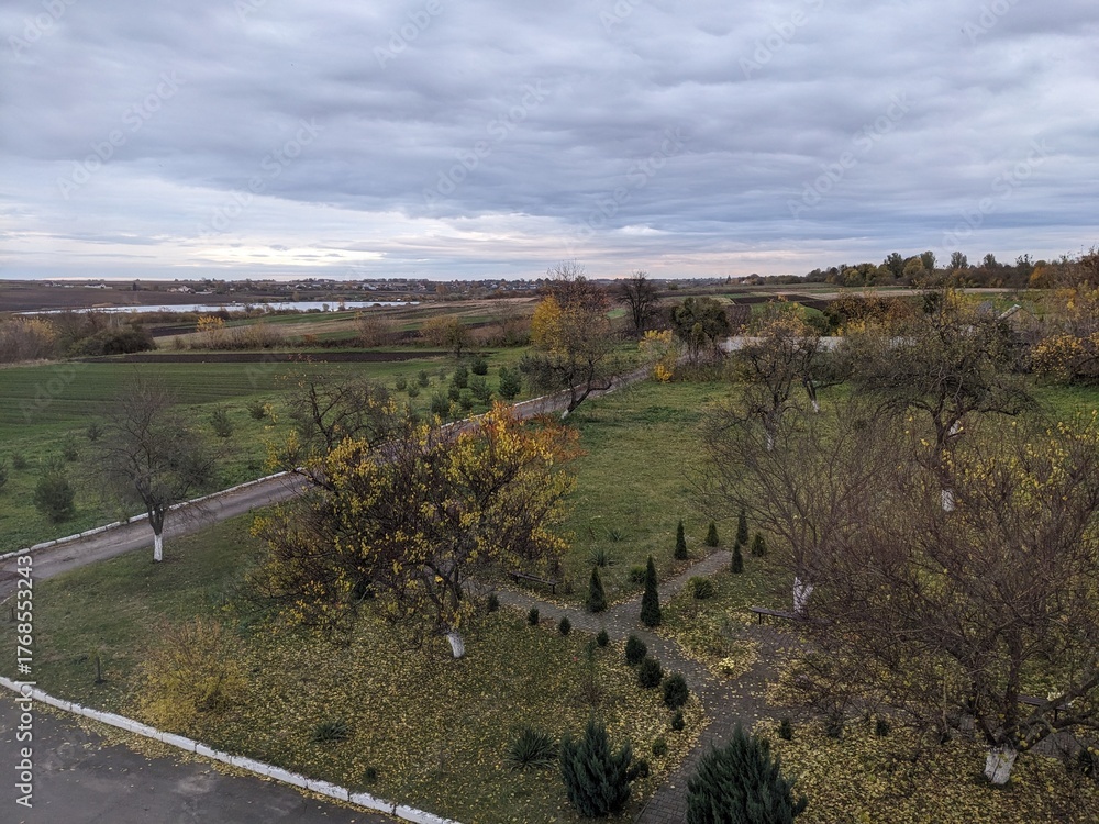 Naklejka premium road to the mountains