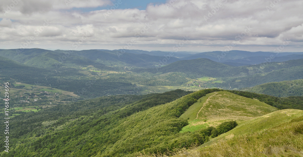 Obraz premium beautiful mountain landscape in the Bieszczady National Park; Bieszczady Mountains beauty in nature