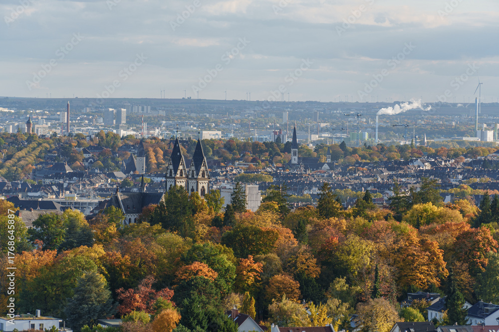 Obraz premium Sonniger Herbststag in Weisbaden
