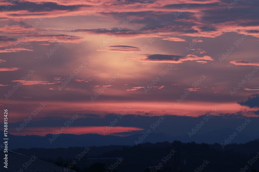 Fototapeta premium In the morning the sun is rising.