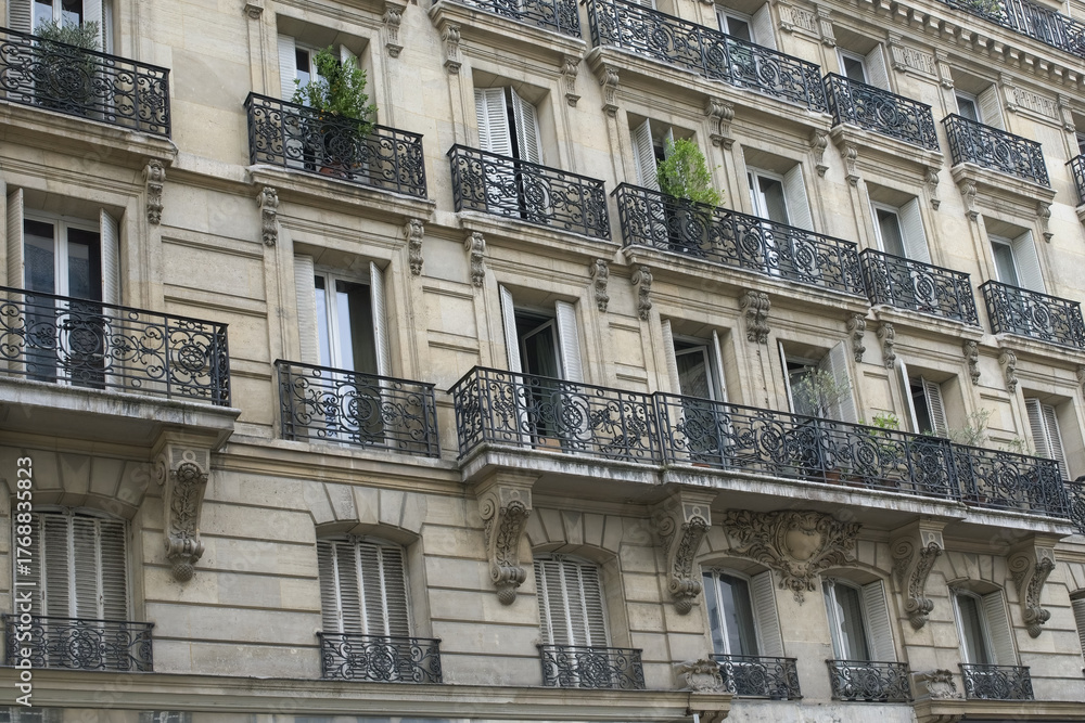 Obraz premium Paris, buildings in the Marais, in the center, in a typical street