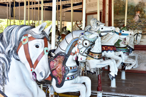 メンテナンスでひっそりしたメリーゴーランド