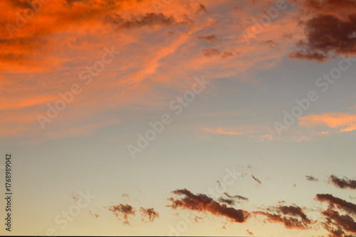 Colores vibrantes de atardecer