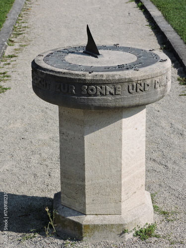 Sonnenuhr