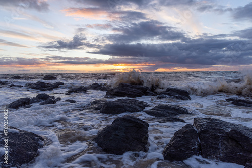 The Adelaide algal bloom at dusk