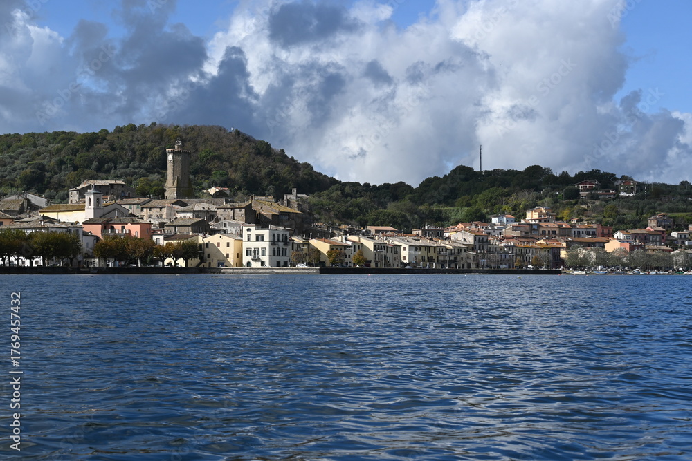 Fototapeta premium Marta lago di Bolsena