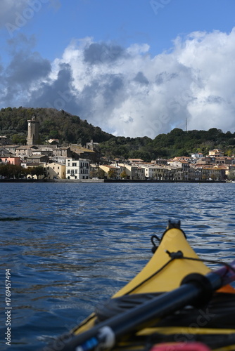 Escursione in kayak a Marta sul lago di Bolsena 