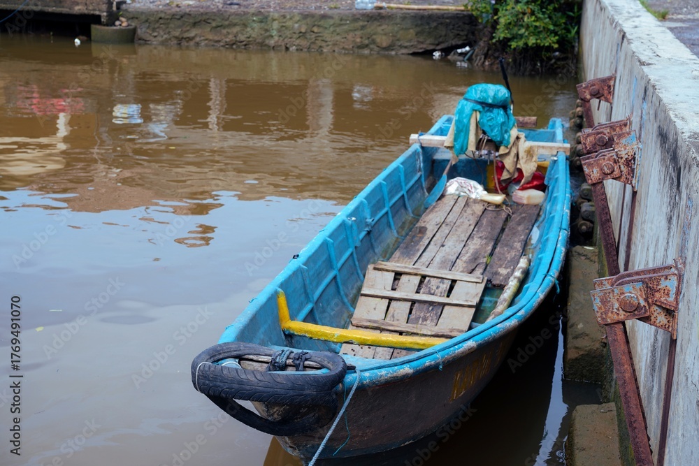 Obraz premium fishing boats in the harbor