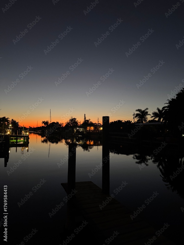 Fototapeta premium sunset over lake