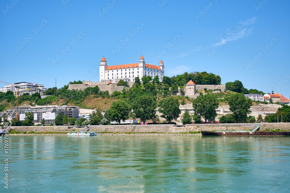 Fototapeta premium view of bratislava castle in slovakia