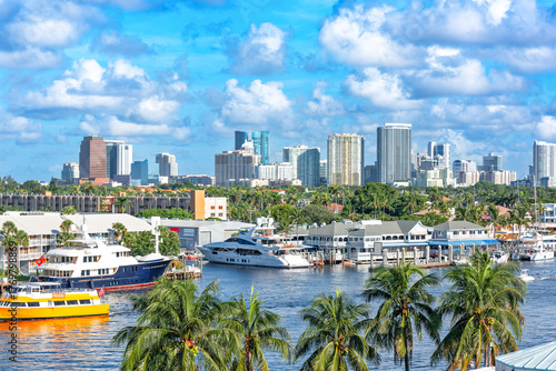 Fort Lauderdale, Florida, USA Skyline 684