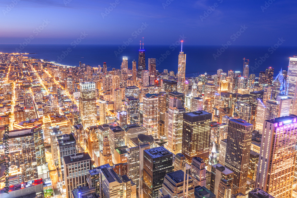 Fototapeta premium Chicago, Illinois, USA aerial cityscape towards Lake Michigan 625