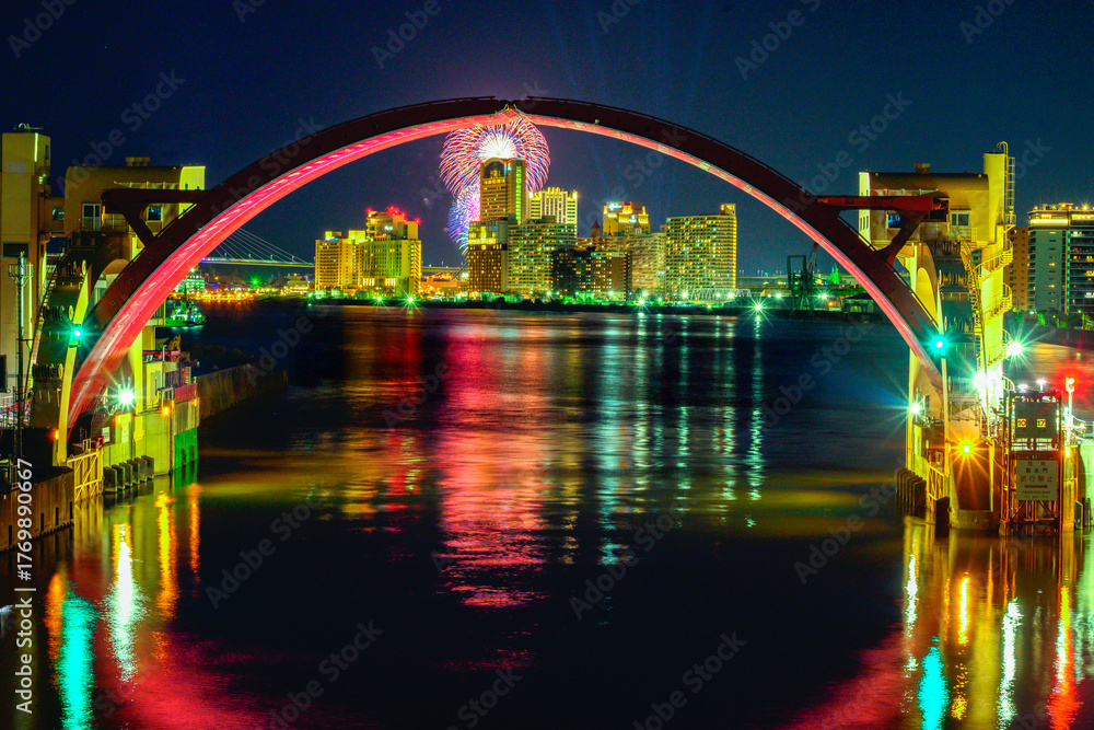 Obraz premium 安治川水門と夜景