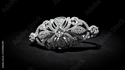 Exquisite Diamond Bracelet: Luxury and Elegance